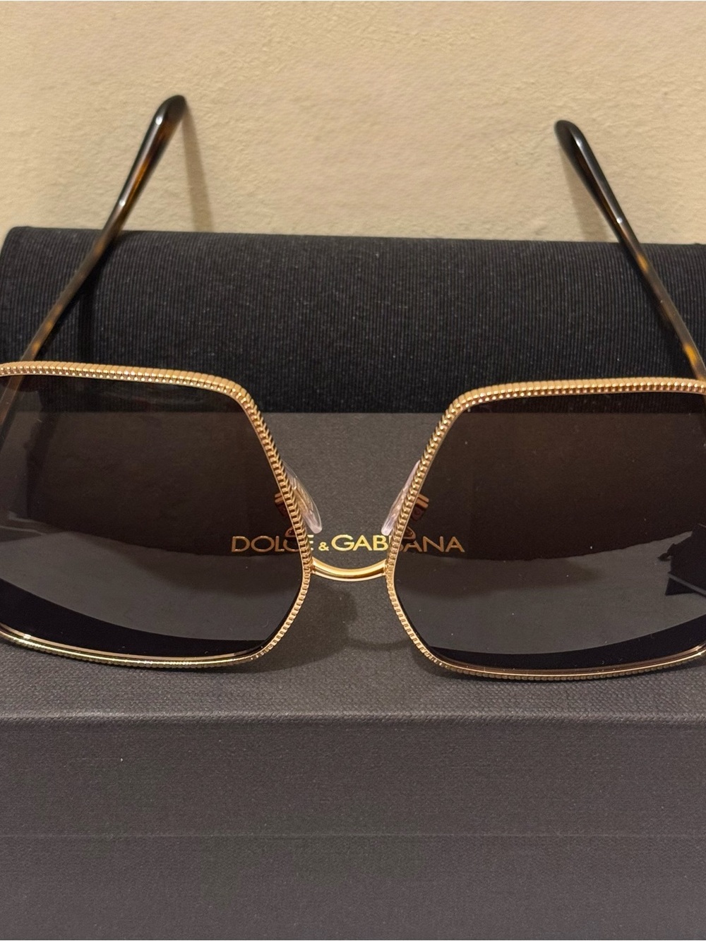 NWT Dolce & Gabbana Gold DG2279 Square Sunglasses - Full Set - Picture 10 of 17